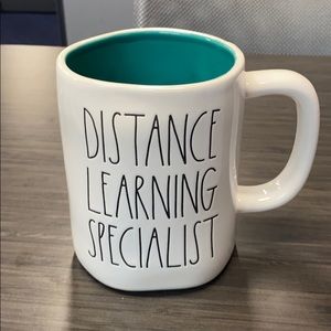 Distance learning specialist mug